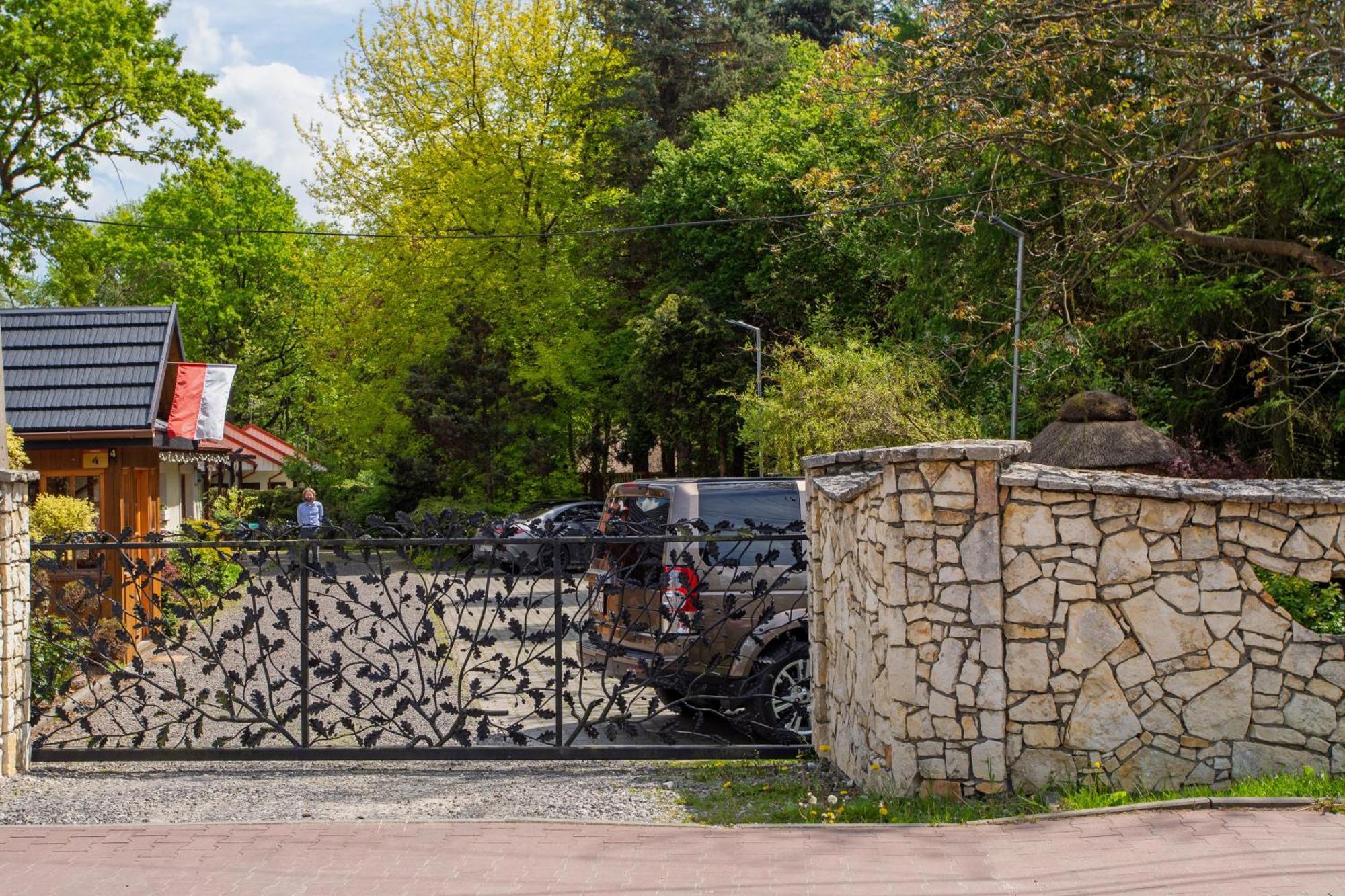 Noclegi Pod Debem U Jakuba Niepolomice Exterior photo